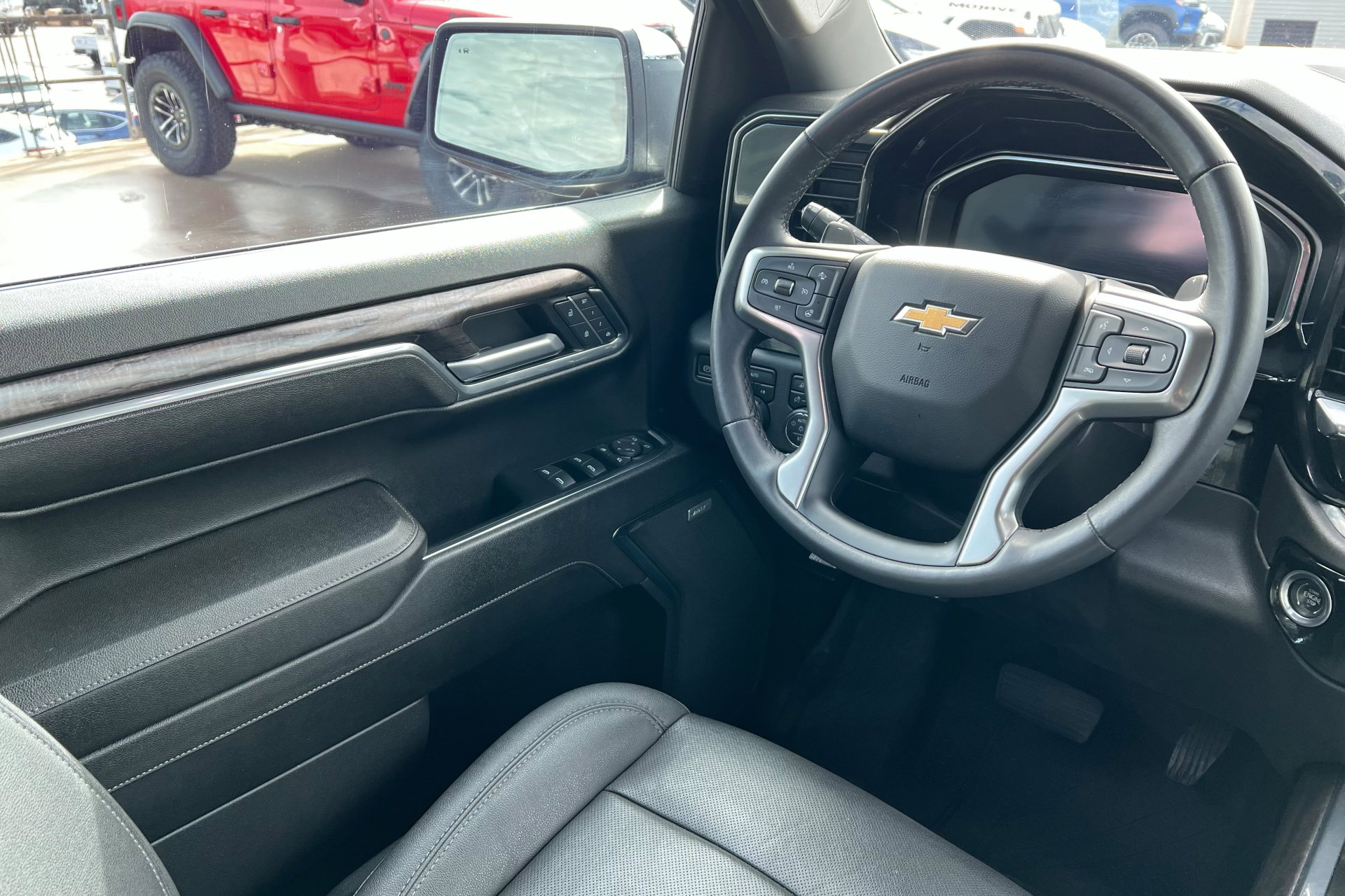 Certified 2023 Chevrolet Silverado 1500 LTZ w/ Technology Package image 12