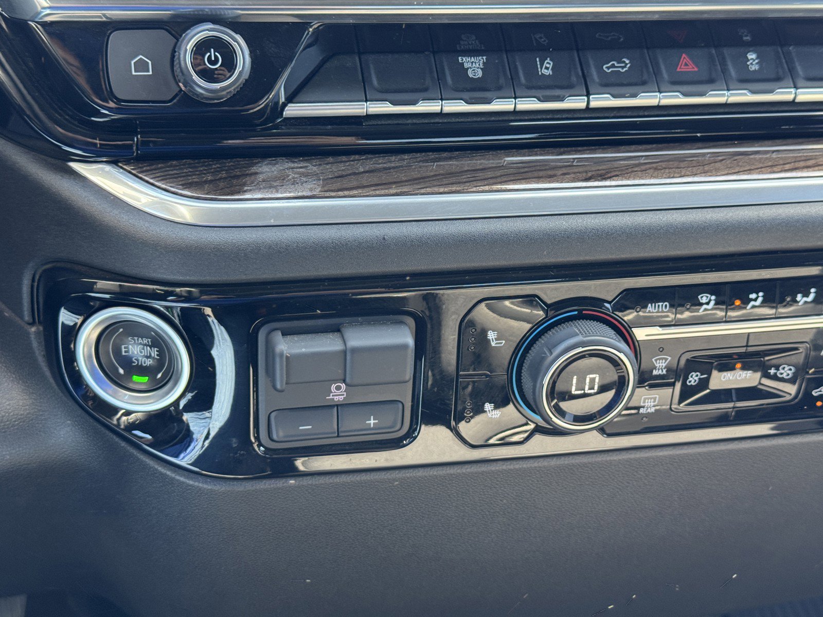 Used 2025 Chevrolet Silverado 2500 LT w/ Convenience Package image 20