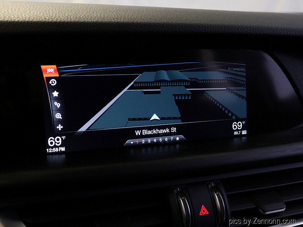 Used 2018 Alfa Romeo Stelvio AWD image 19