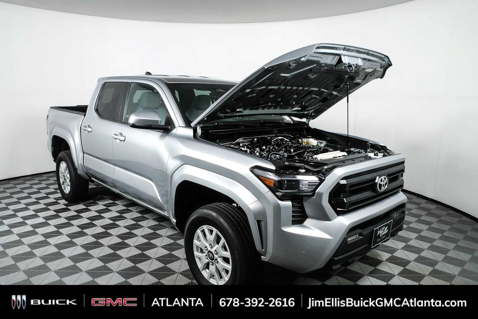 Used 2024 Toyota Tacoma SR5 AWD/4WD image 31