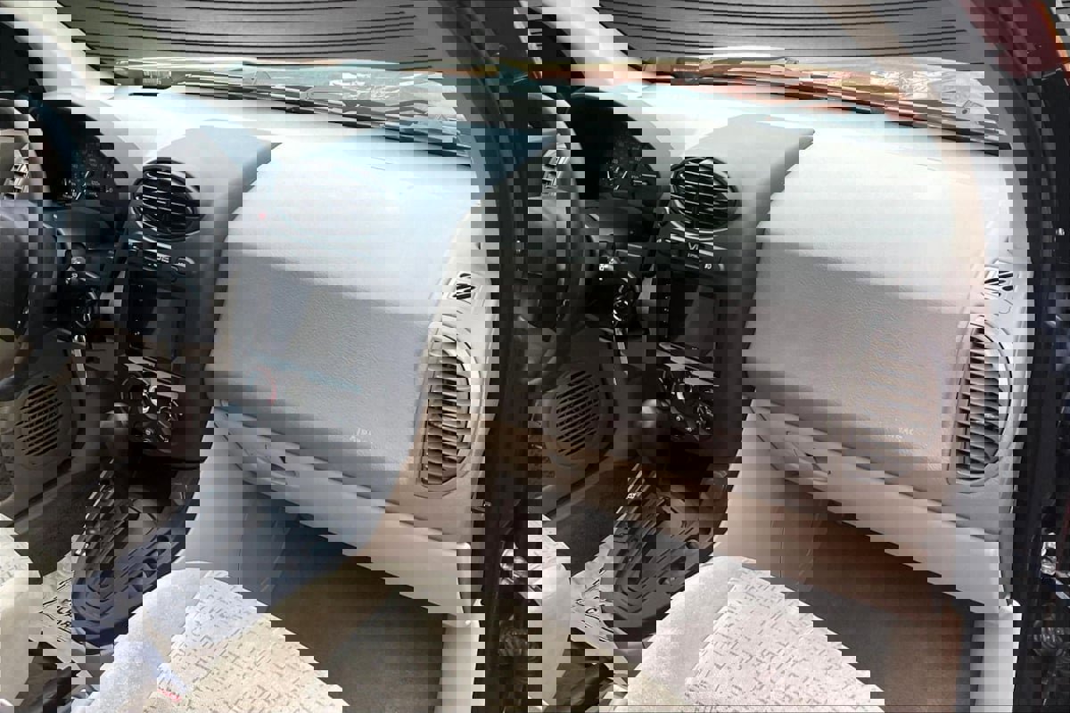 Used 2003 Saturn Vue AWD V6 image 25