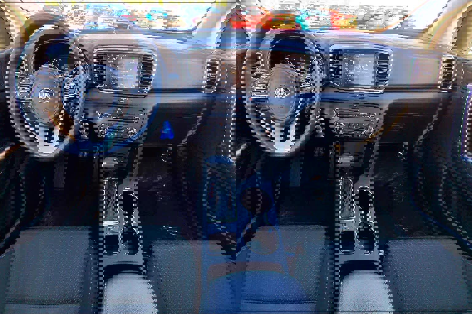 Used 2020 Kia Sportage LX image 15