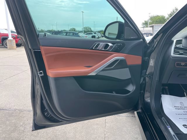 Used 2022 BMW X6 M50i w/ Dynamic Handling Package AWD/4WD image 20