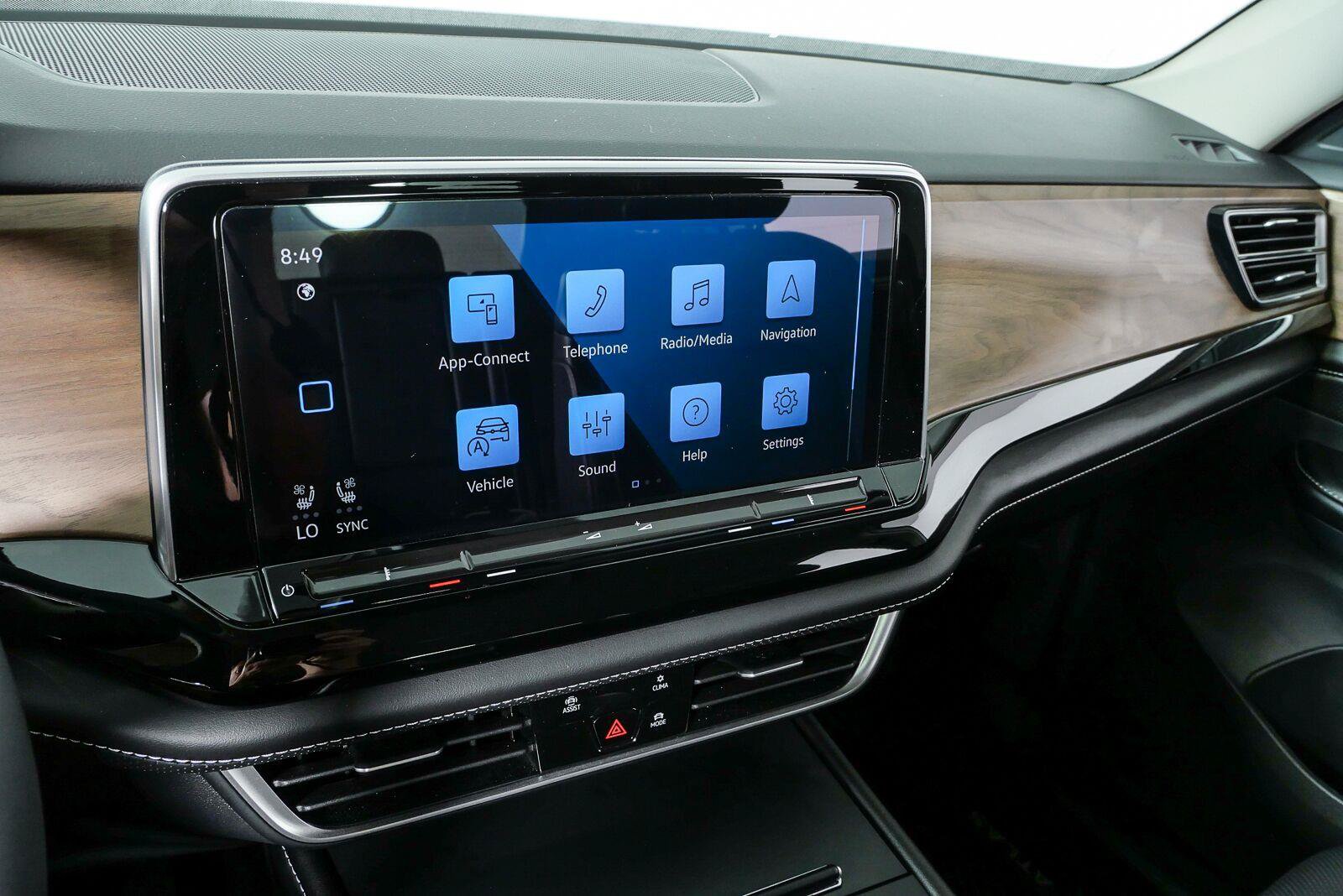 Used 2024 Volkswagen Atlas SE FWD image 12