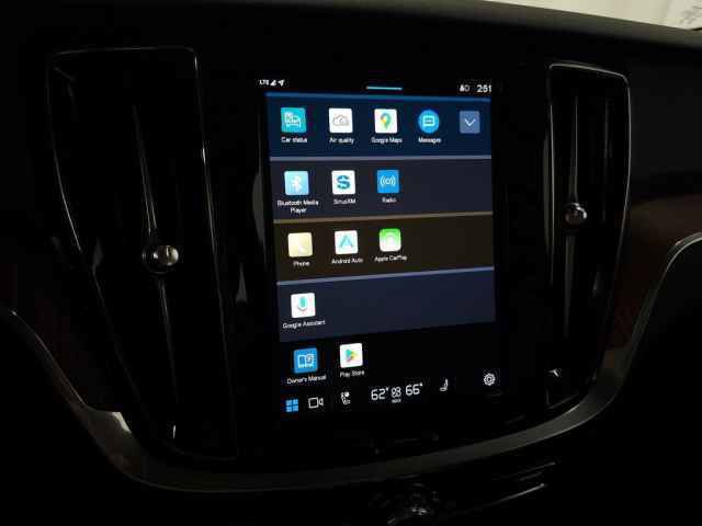 Used 2025 Volvo V60 B5 Cross Country Plus w/ Protection Package Premier image 22