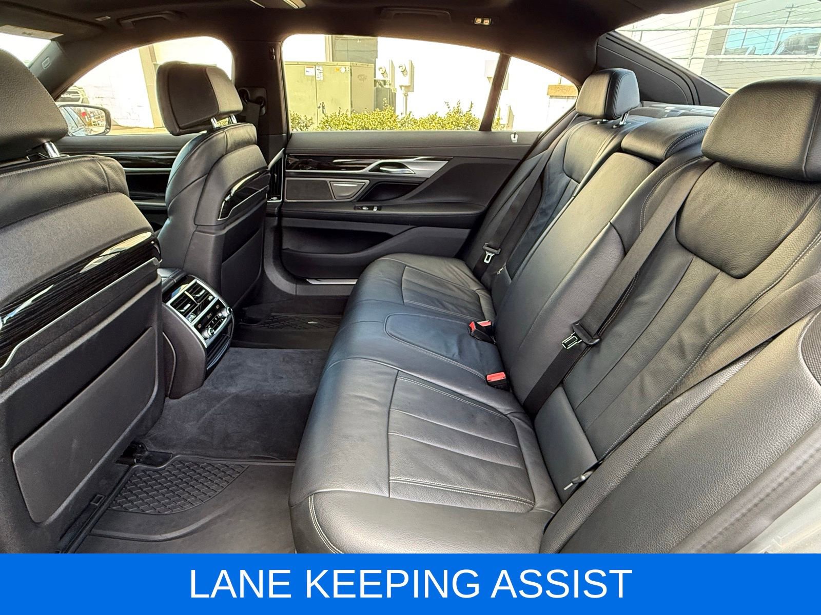 Used 2022 BMW 740i xDrive w/ M Sport Package image 20