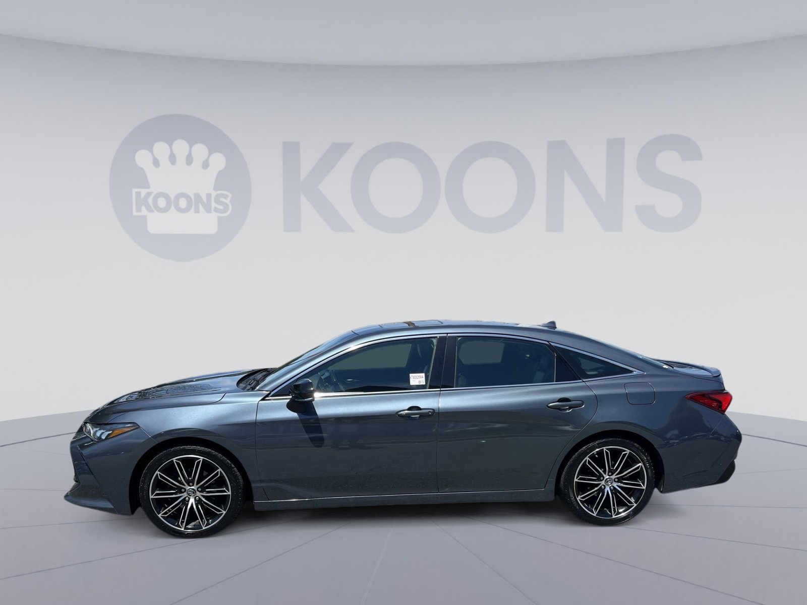 Used 2019 Toyota Avalon XSE w/ All Weather Liner Package FWD image 2