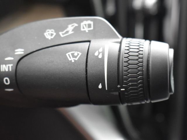 Used 2025 Volvo XC90 B5 Plus w/ Protection Package Premier image 27