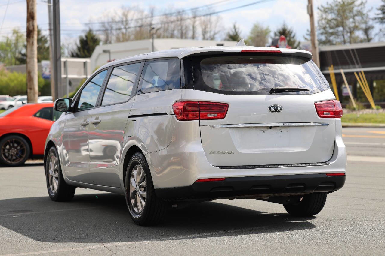 Used 2019 Kia Sedona L FWD image 6