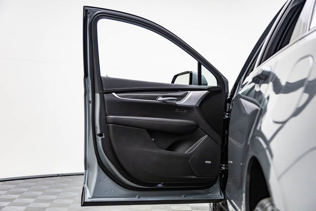 Used 2023 Cadillac XT5 Sportv image 11
