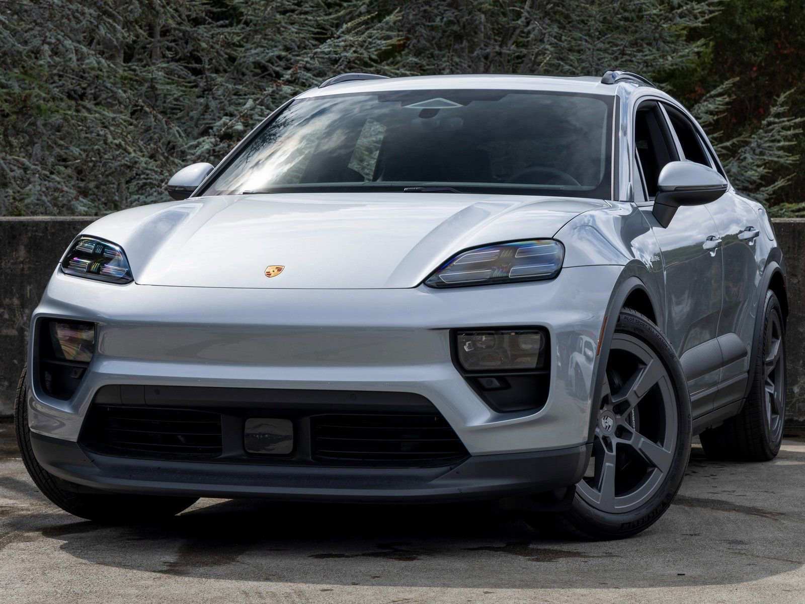 New 2025 Porsche Macan Electric image 1