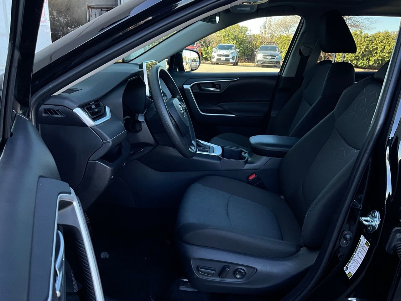 Used 2025 Toyota RAV4 XLE image 10