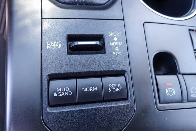 Certified 2023 Toyota Highlander XLE image 30