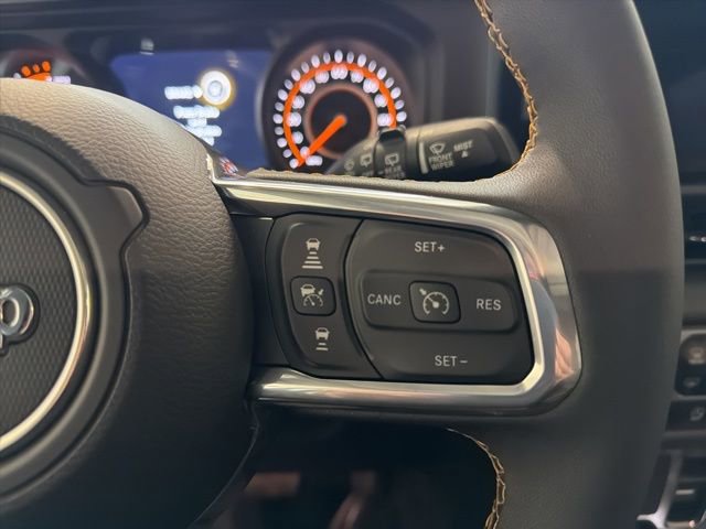 Used 2024 Jeep Wrangler Unlimited Sahara w/ Technology Group AWD/4WD image 35