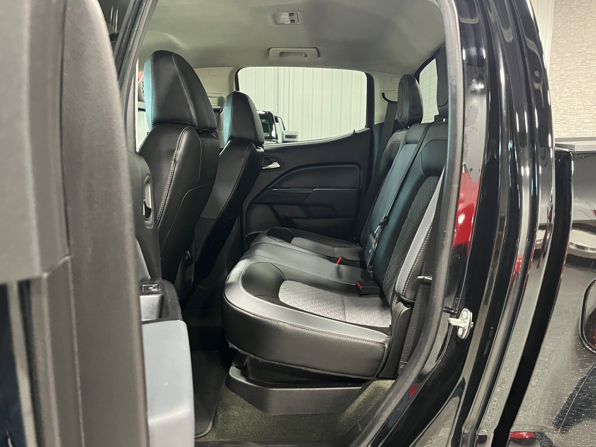 Used 2016 Chevrolet Colorado Z71 image 11