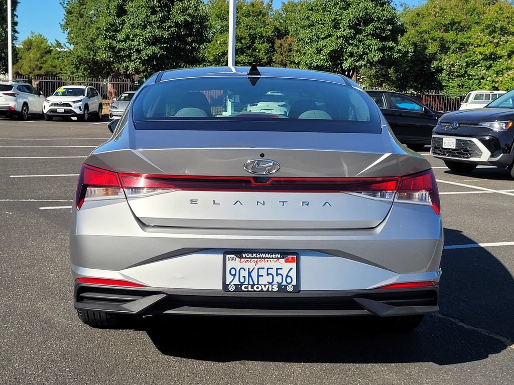 Used 2023 Hyundai Elantra SEL w/ Convenience Package FWD image 7