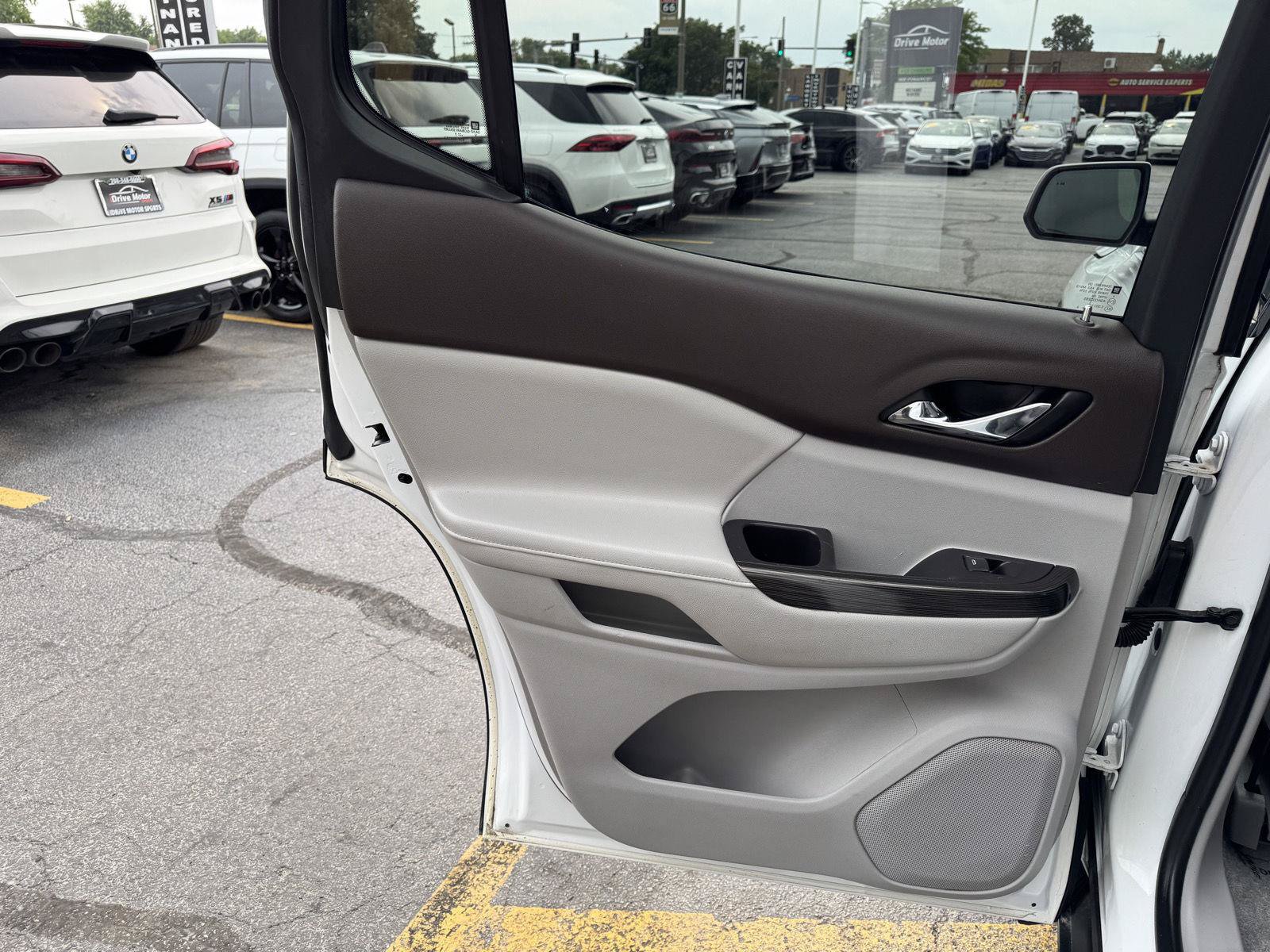Used 2019 GMC Acadia SLT FWD image 28