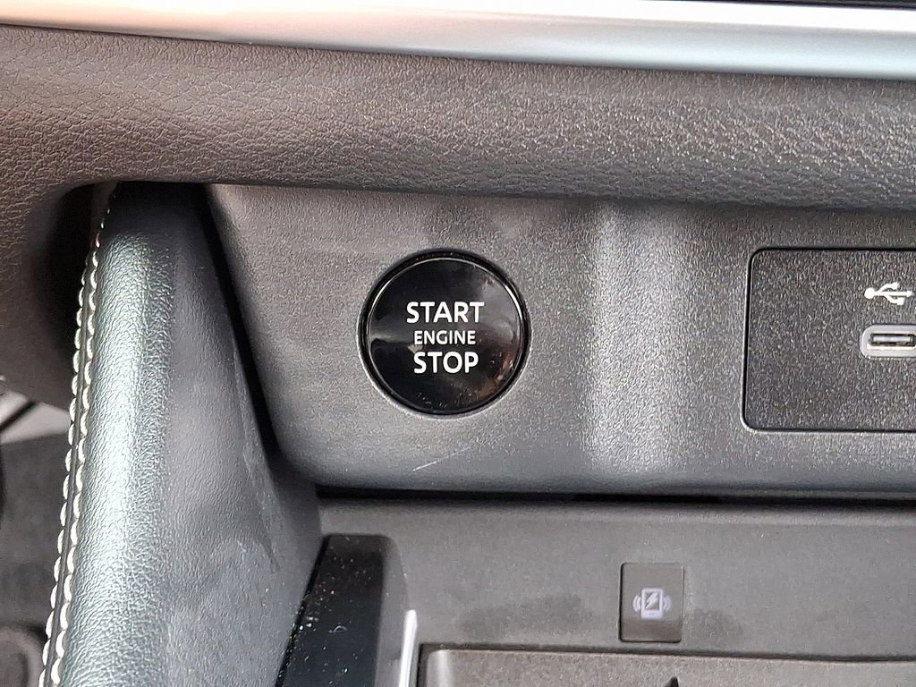 Used 2024 Nissan Rogue Platinum image 28