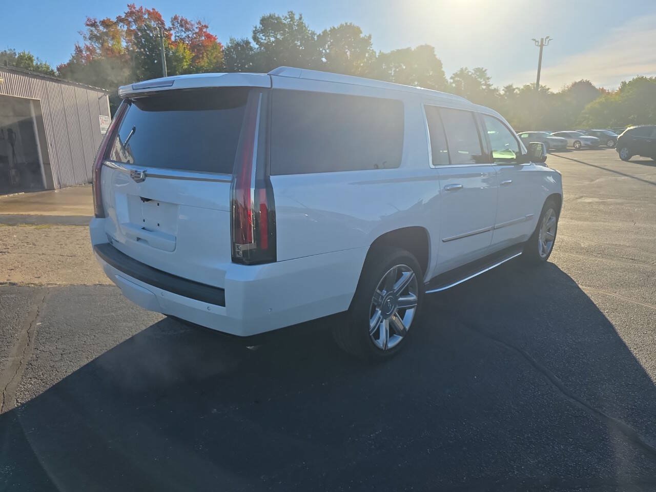 Used 2020 Cadillac Escalade ESV Luxury AWD/4WD image 6