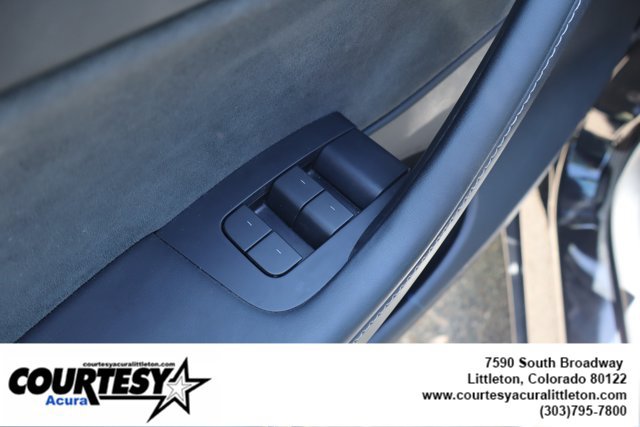 Used 2024 Tesla Model Y Long Range AWD/4WD image 22