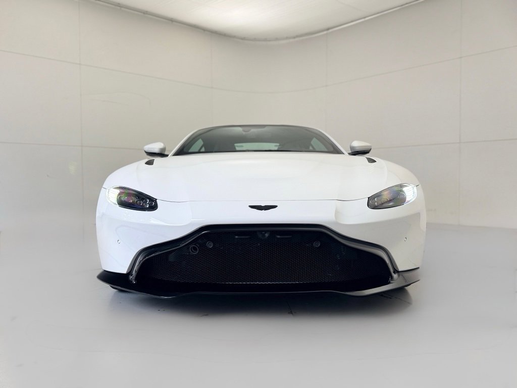 Used 2021 Aston Martin V8 Vantage Coupe image 8