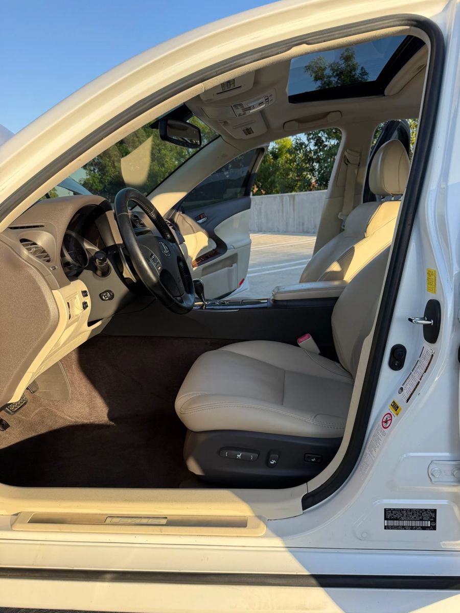 Used 2010 Lexus IS 350 w/ Luxury Plus Value Edition RWD image 17