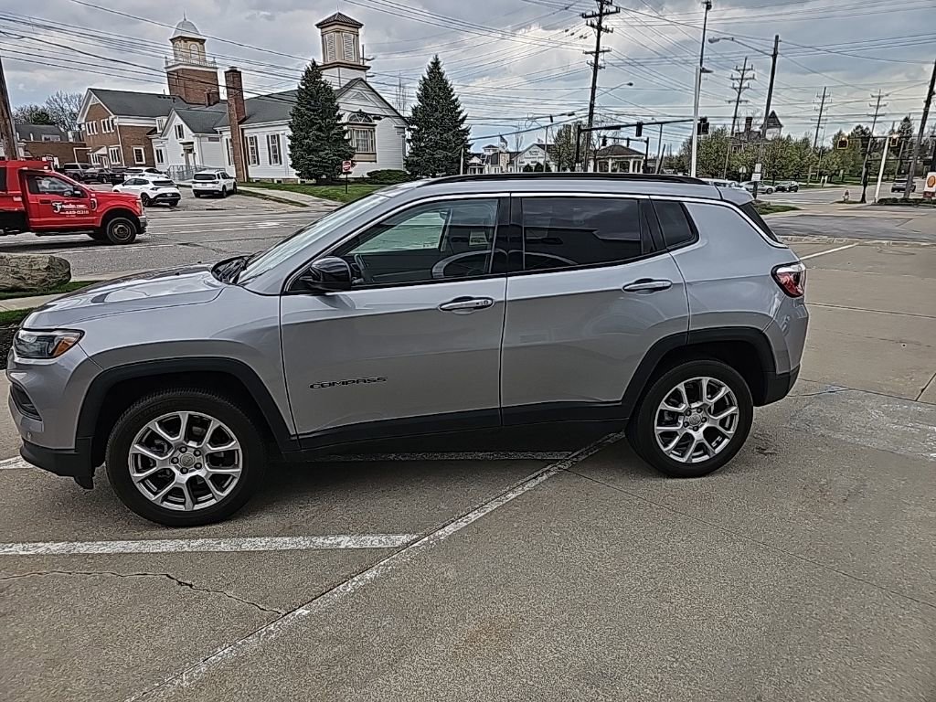 Certified 2022 Jeep Compass Latitude AWD/4WD image 8
