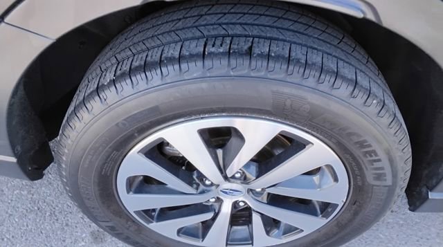 Used 2022 Subaru Outback Premium image 15