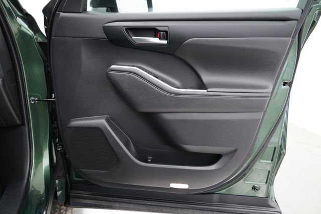 Used 2023 Toyota Highlander XLE image 88