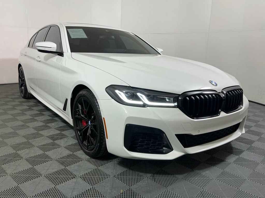 Used 2023 BMW 540i w/ M Sport Package image 4