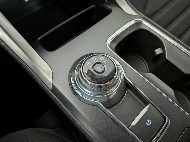 Used 2019 Ford Fusion SE FWD image 16