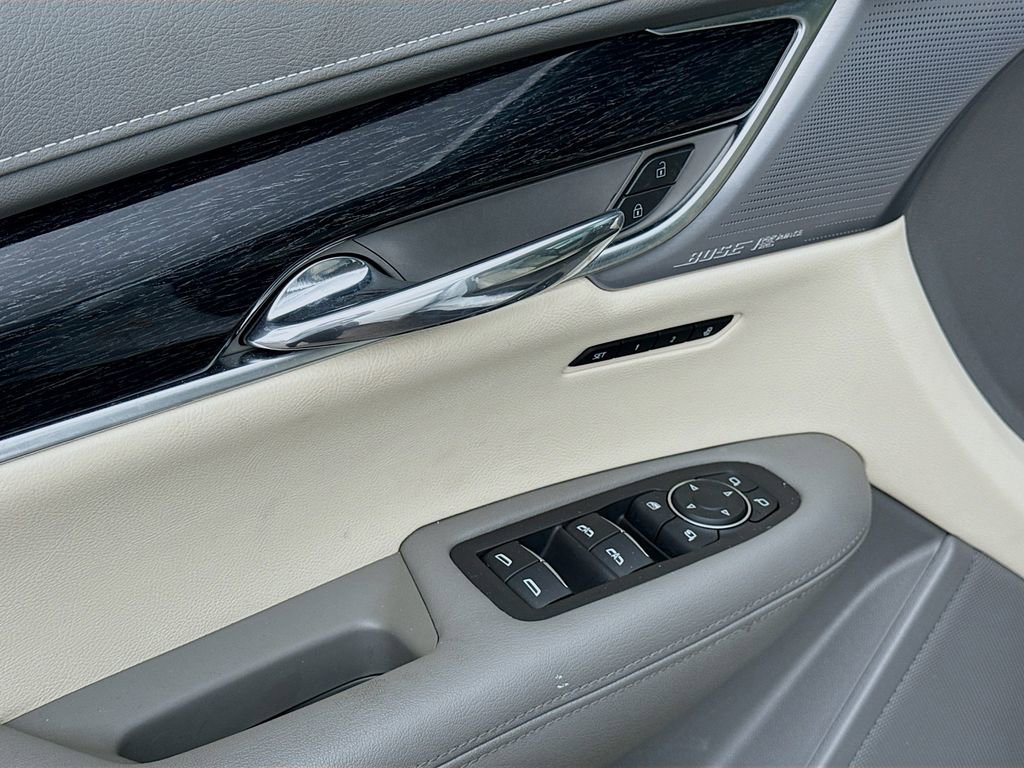 Used 2024 Cadillac XT6 Premium Luxury FWD image 24