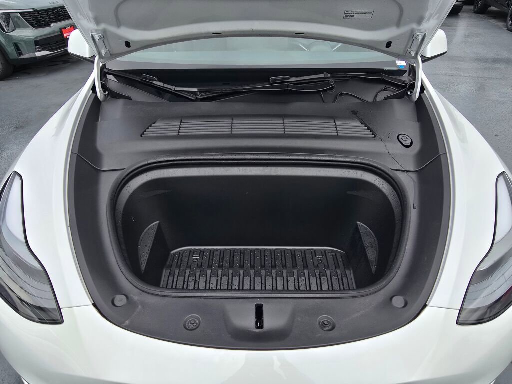 Used 2024 Tesla Model Y Long Range AWD/4WD image 14