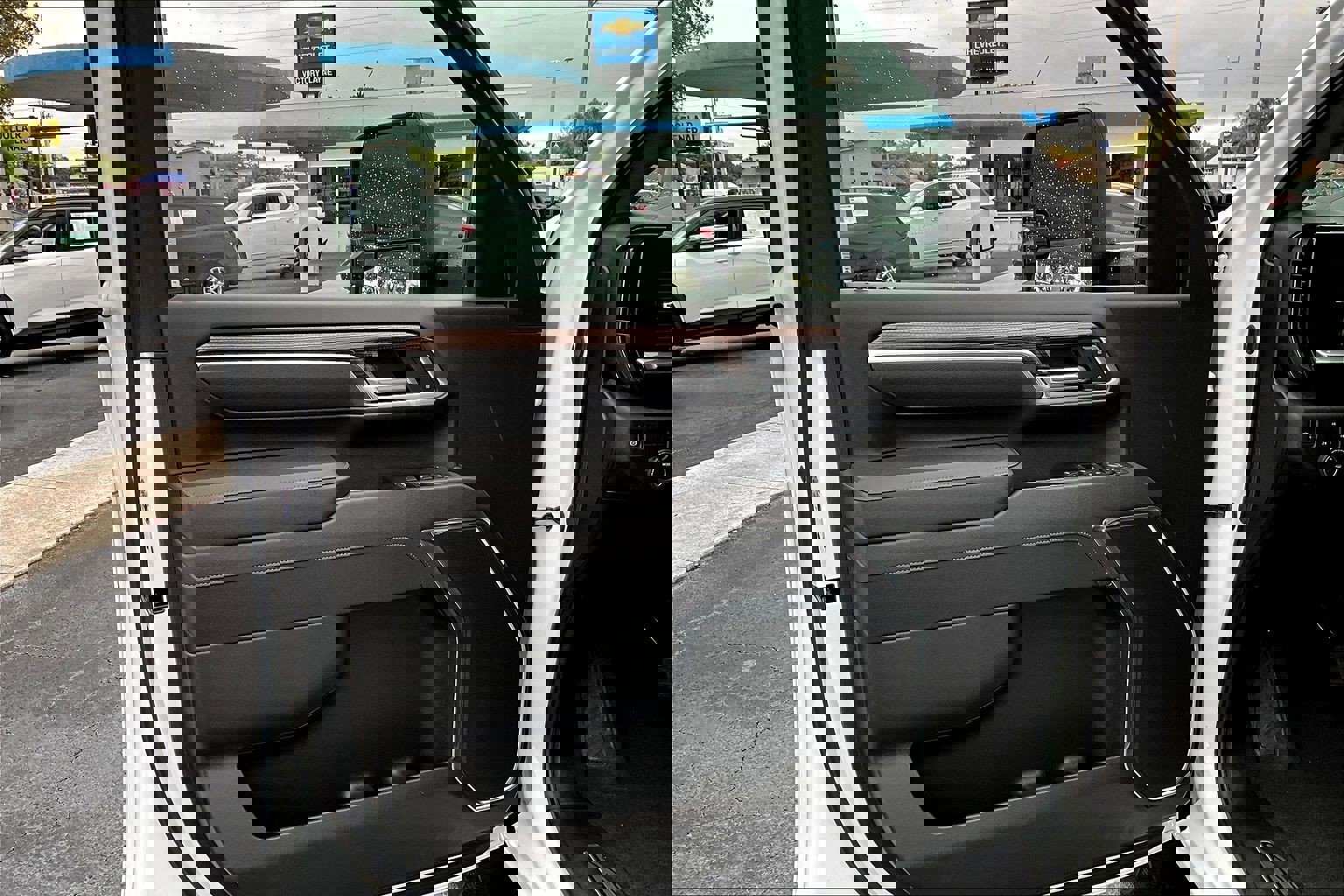 Certified 2025 Chevrolet Silverado 2500 LT w/ Convenience Package image 19