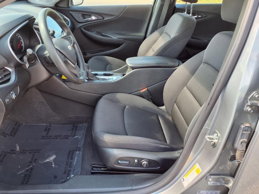 Used 2023 Chevrolet Malibu LT image 27