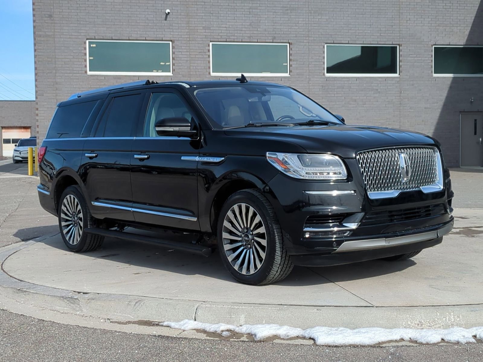 Used 2018 Lincoln Navigator L Reserve w/ Technology Package image 10