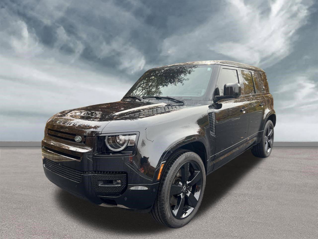 Used 2024 Land Rover Defender 110 V8 AWD/4WD image 1