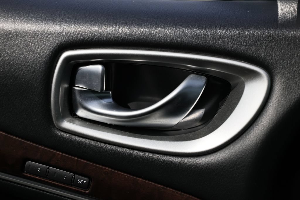 Used 2019 INFINITI QX60 Luxe w/ Sensory Package AWD/4WD image 14