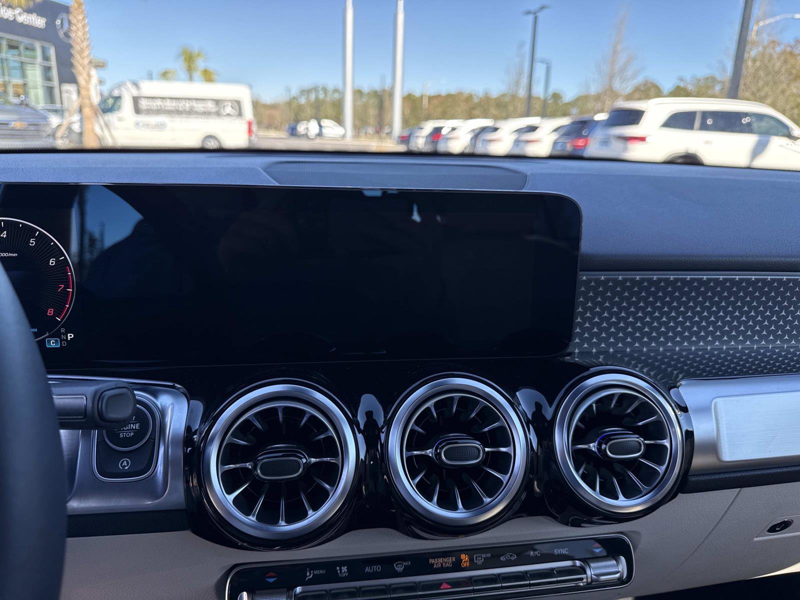 Used 2025 Mercedes-Benz GLB 250 image 25