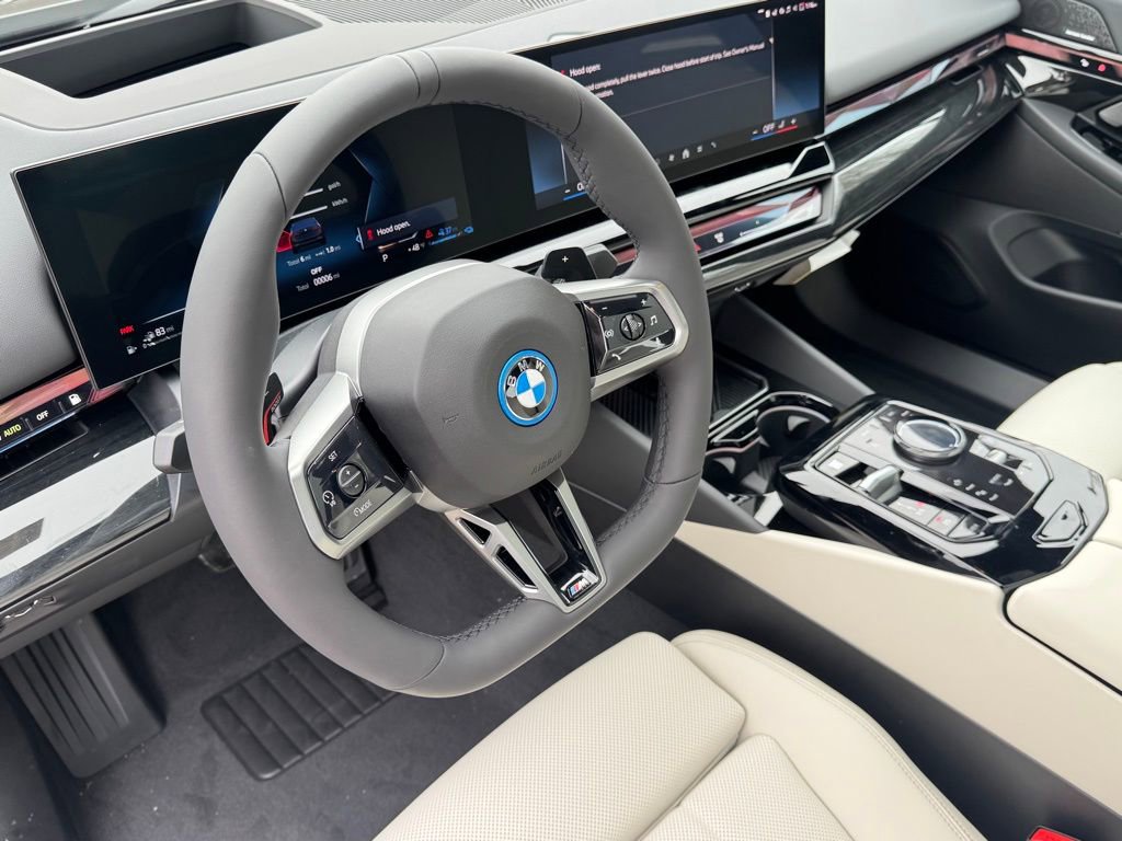 New 2026 BMW 550e xDrive w/ Premium Package image 15