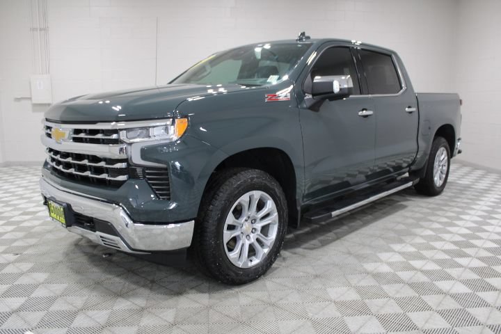 Used 2025 Chevrolet Silverado 1500 LTZ AWD/4WD image 7
