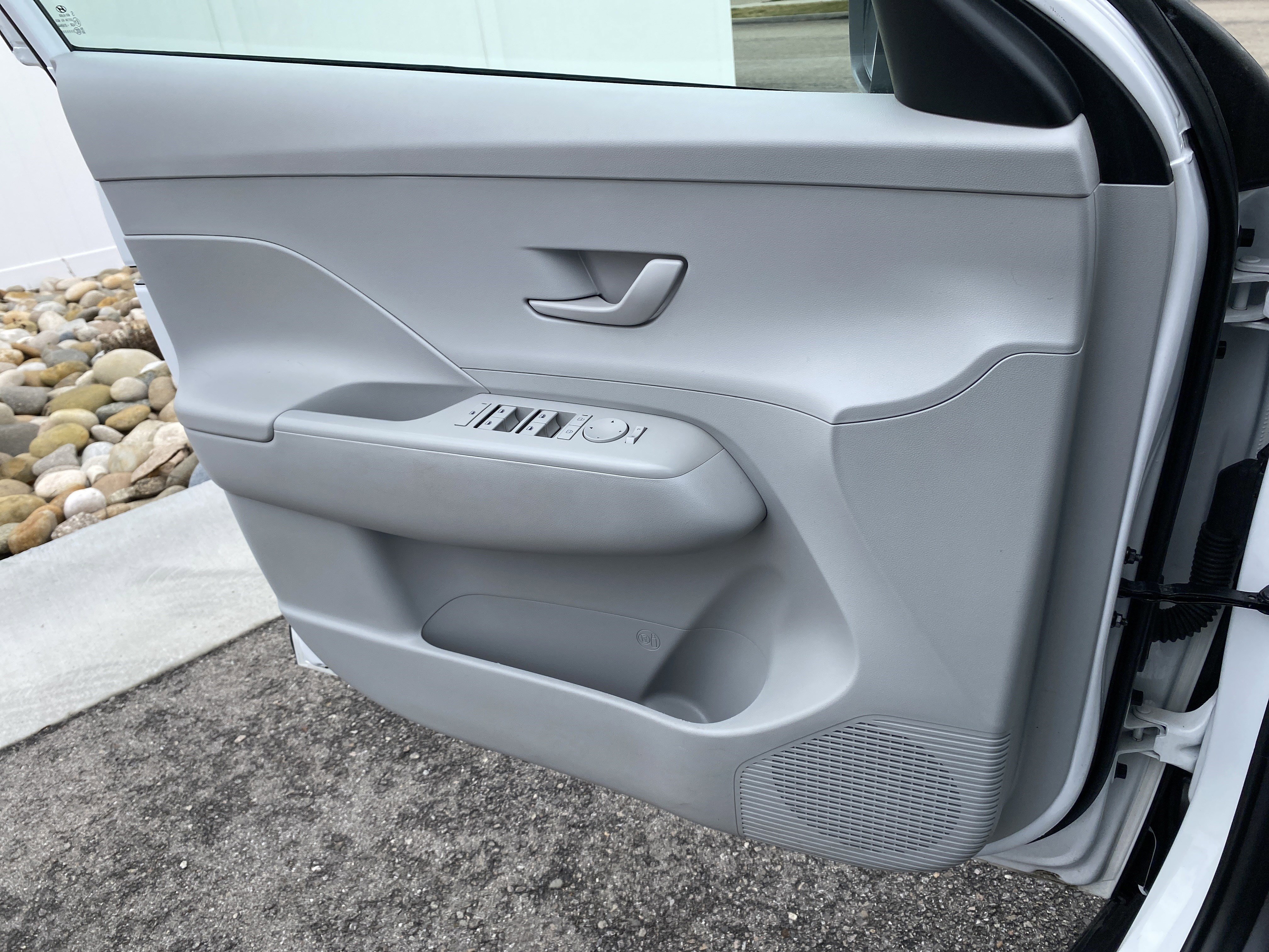 Used 2024 Hyundai Kona SEL image 17