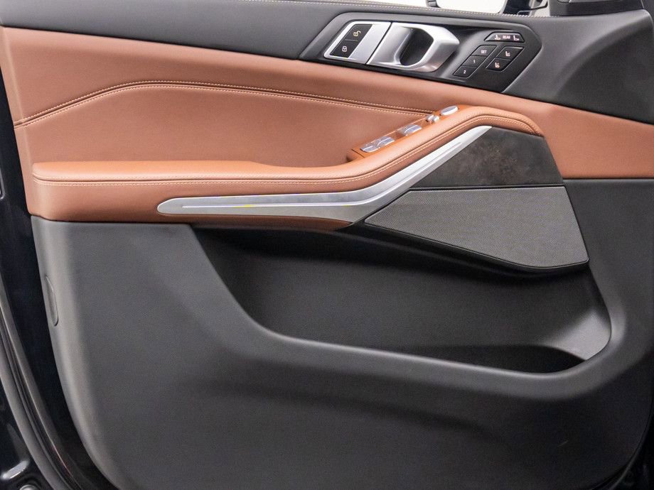 Certified 2025 BMW X7 M60i w/ Executive Package image 10