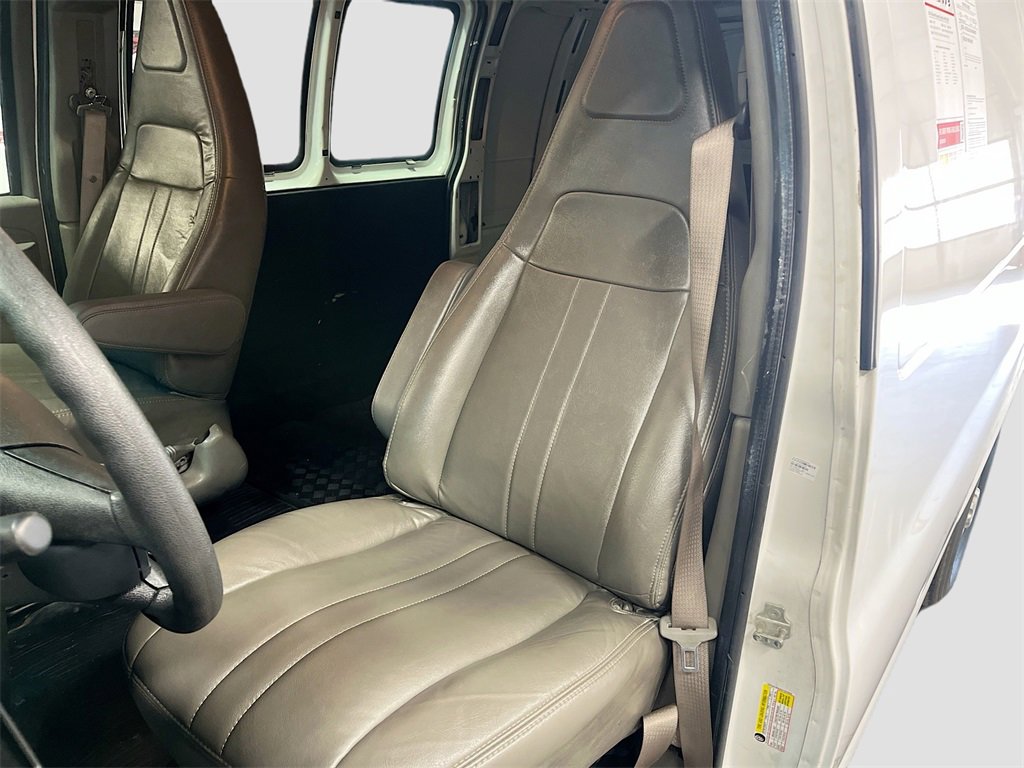 Used 2024 Chevrolet Express 2500 w/ Driver Convenience Package image 18
