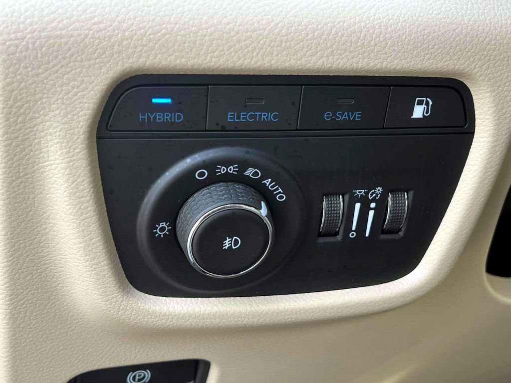 Used 2023 Jeep Grand Cherokee 4WD 4xe w/ Luxury Tech Group II image 20