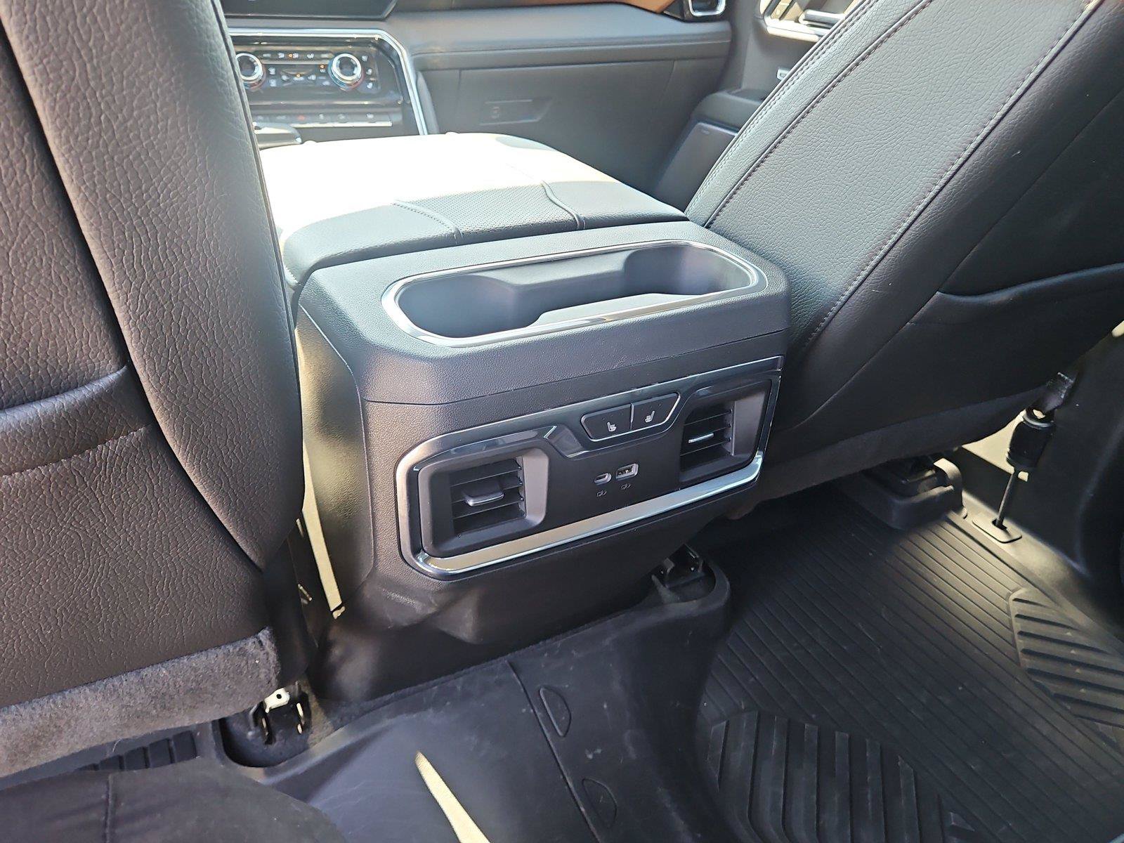 Used 2024 GMC Sierra 1500 Denali w/ Technology Package AWD/4WD image 11