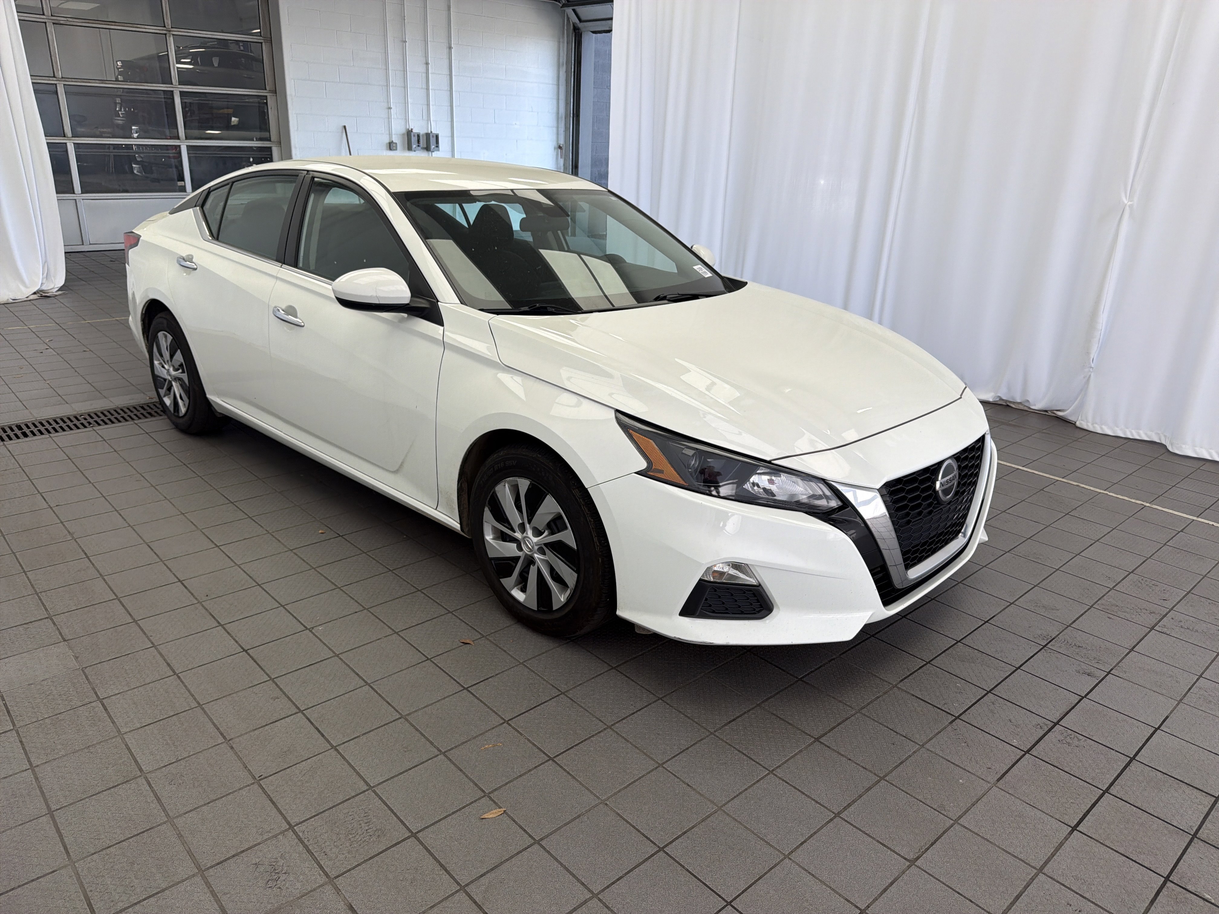 Used 2022 Nissan Altima 2.5 S image 3