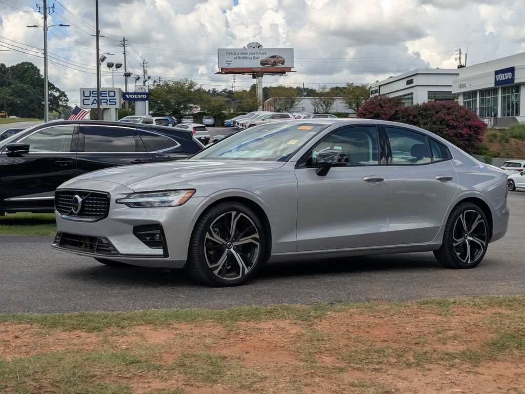 Used 2024 Volvo S60 B5 Plus FWD image 2