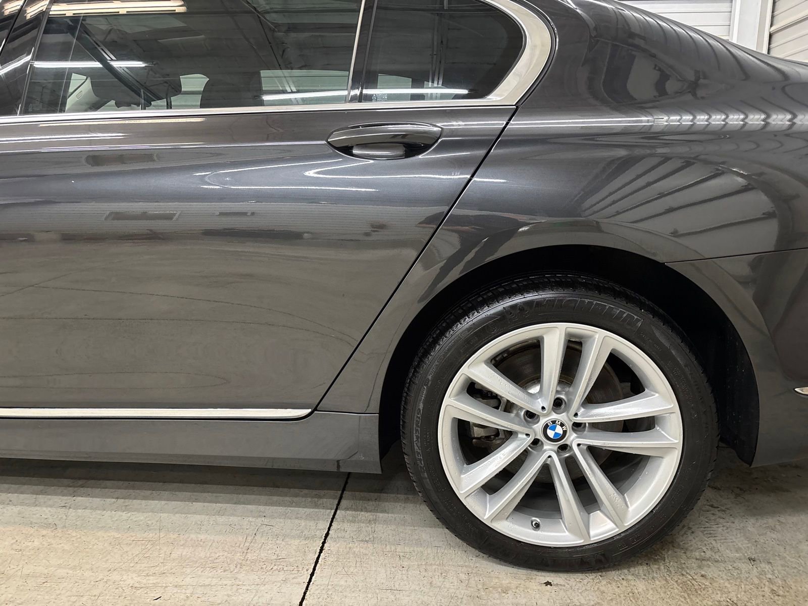 Used 2018 BMW 750i xDrive AWD/4WD image 8
