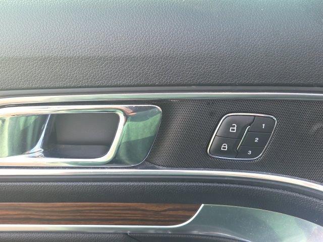Used 2019 Ford Explorer Limited w/ Ford Safe & Smart Package image 24